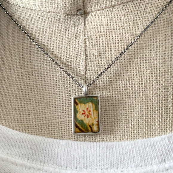 Sterling Silver Floral Pendant Chain Necklace - Picture 2 of 8